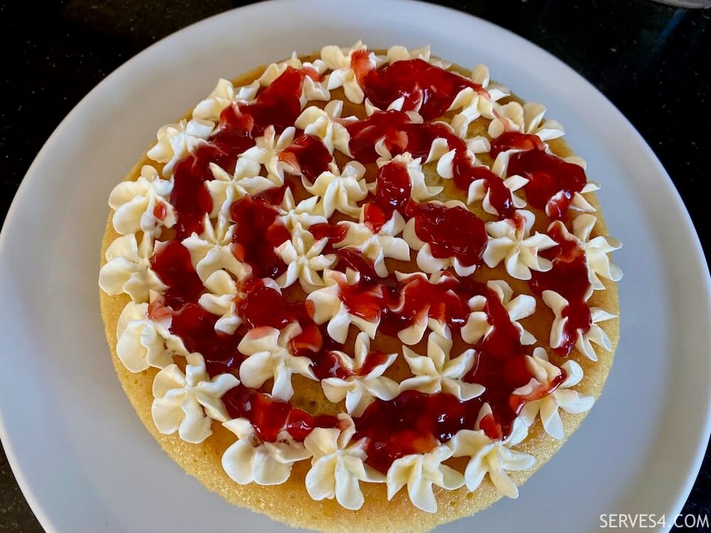 Assembling Victoria Sponge Cake