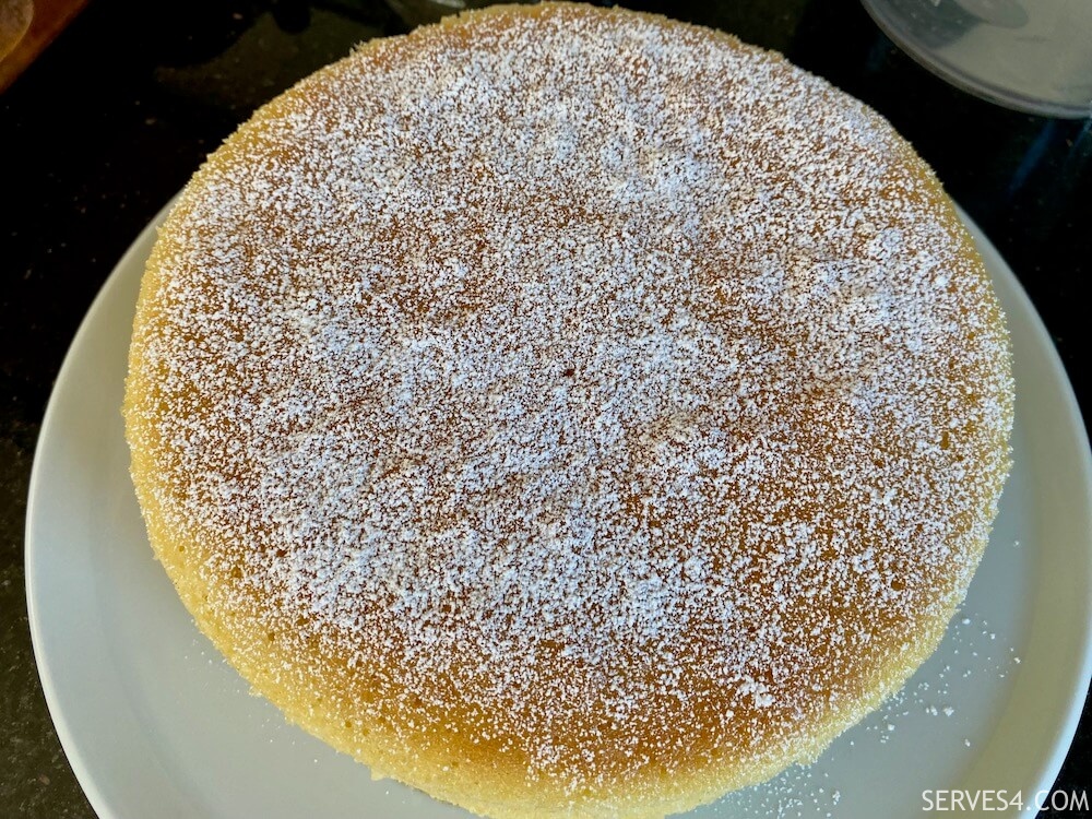 Assembling Victoria Sponge Cake